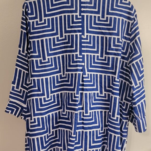 Chicos Size 3 Beautiful Blue Geometric Blouse - Picture 3 of 3